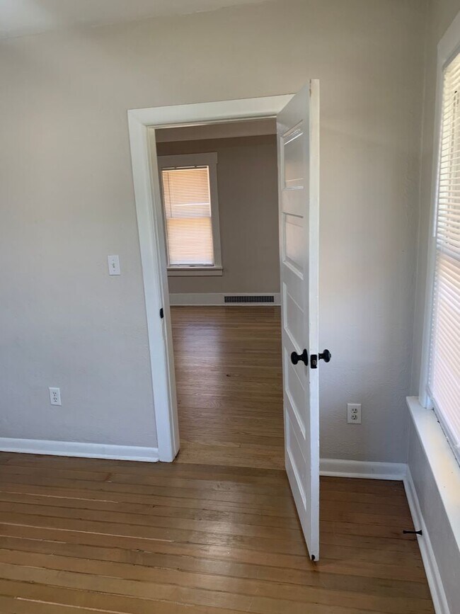 Photo - 2102 8th Ave