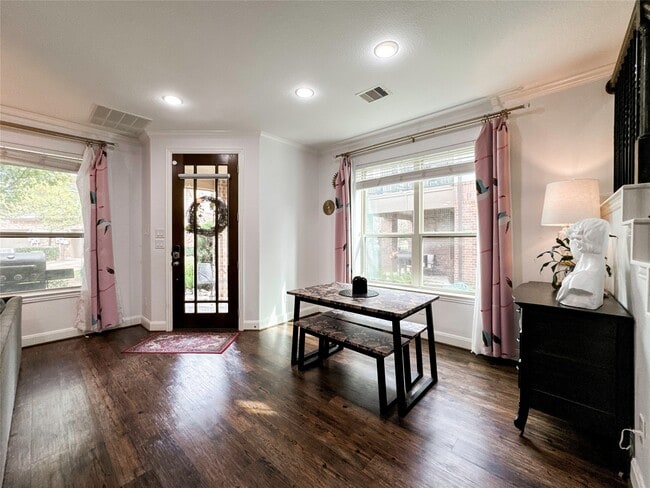 Photo - 717 Via Lago Dr