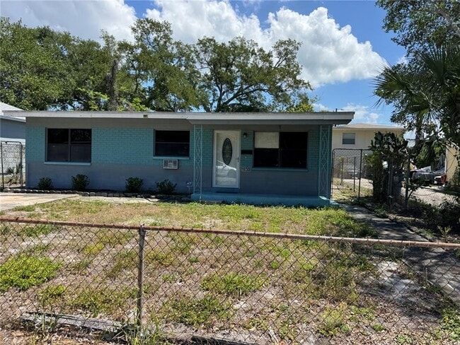 Photo - 1930 Walton St S