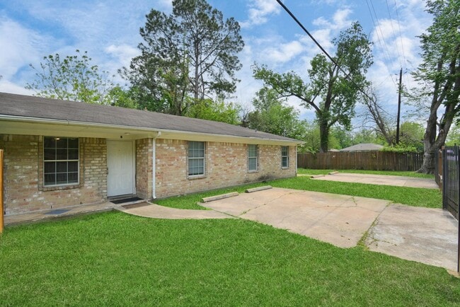 Photo - 8622 Elbert St