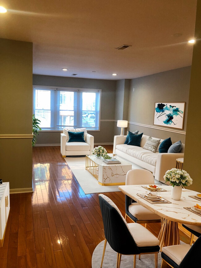 Photo - 955 N Ashland Ave Unit 2