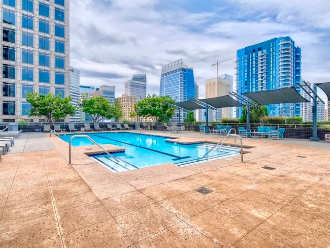 Pool deck - 333 W Trade St Unit 708