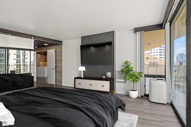 Photo - 700 E Ocean Blvd