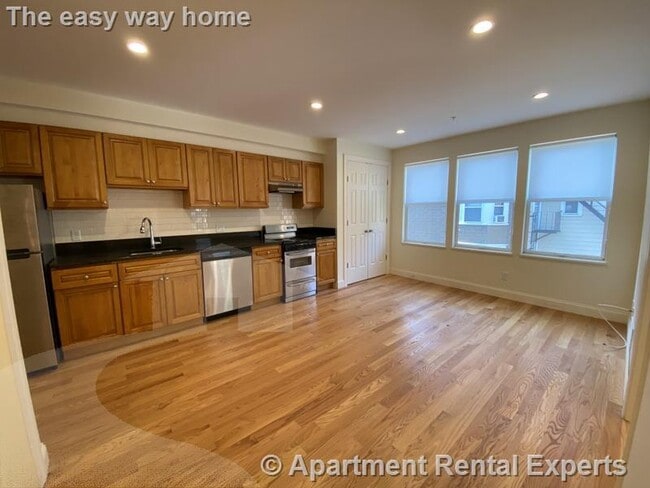 Building Photo - 379 Harvard St Unit #3 Rental