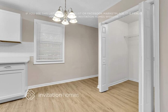 Photo - 353 Simca St SE