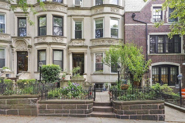 Photo - 524 Third St