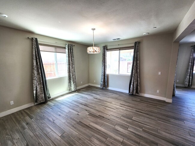 Photo - Updated North Natomas 5bd/3ba Home with 2 Car Garage