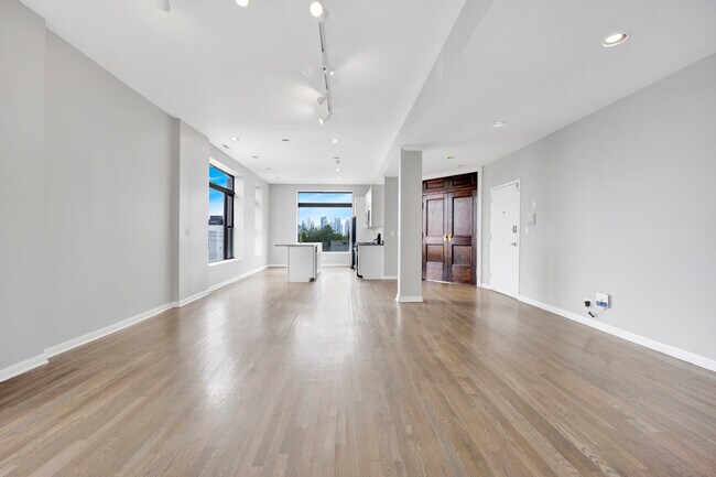 Photo - 430 N Noble St