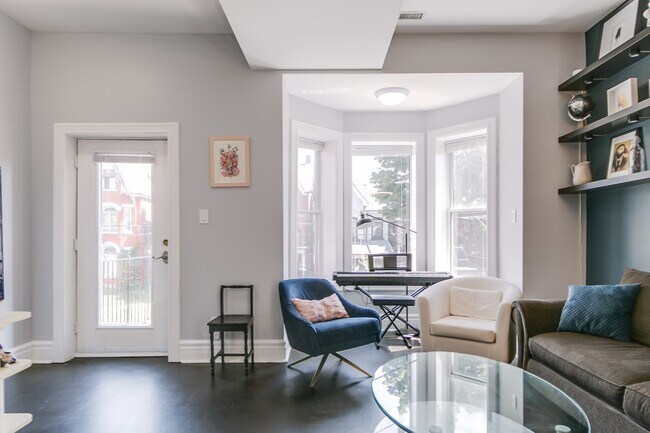 Photo - Gorgeous 3 Bedroom Little Italy Unité A