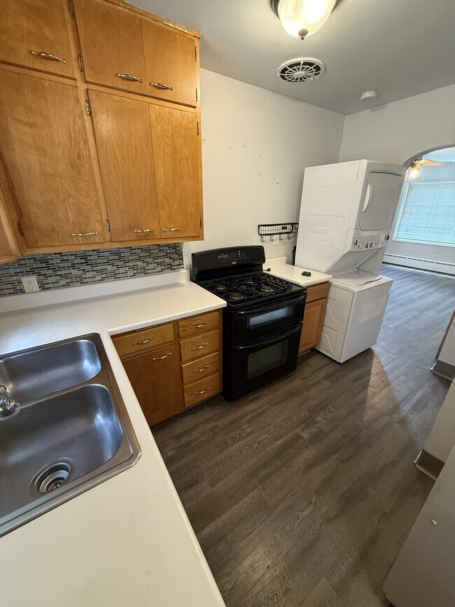 Photo - 604 W 9th St Unit 604