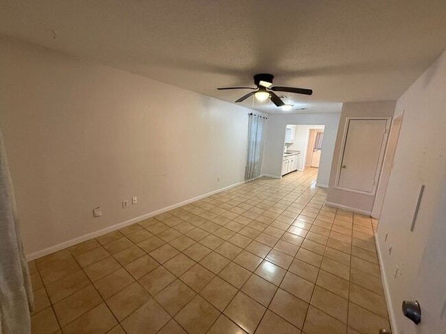 Photo - Gulf Breeze - Greenbriar Estates - 2 bedroom, 1 bathroom