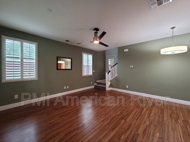 Photo - 828 Cadmium Ct