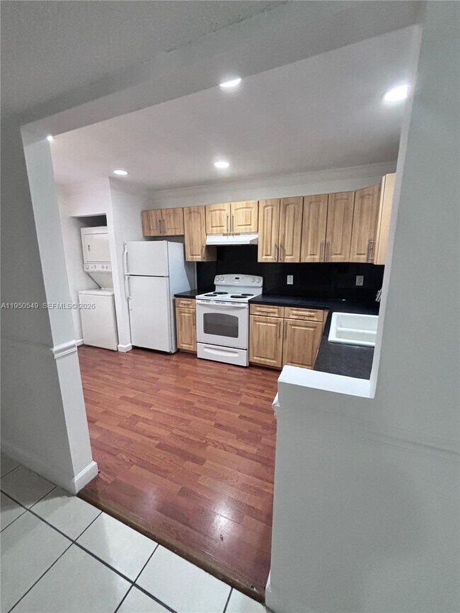 Photo - 430 Commodore Dr Unit 104