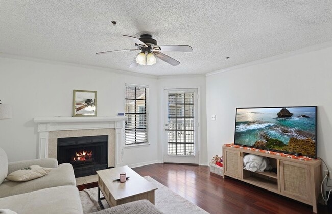 Building Photo - 1000 W Horatio St Unit 126