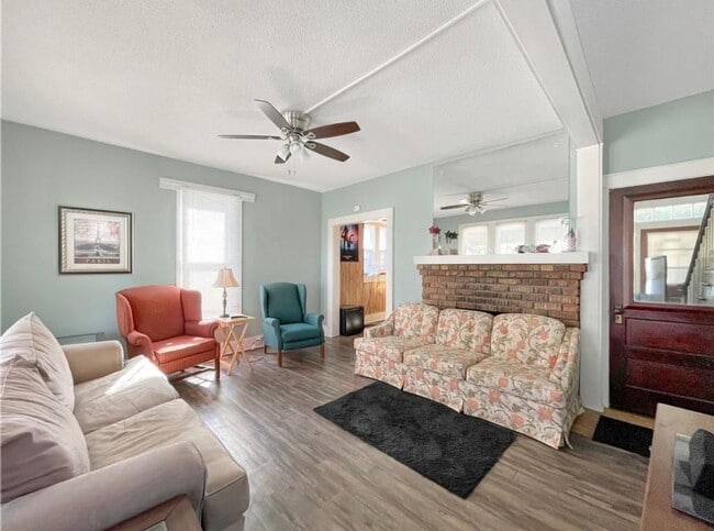 Photo - 202 S College St