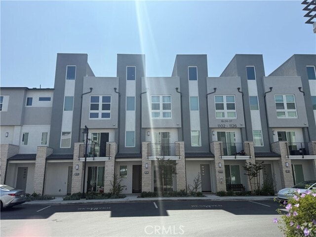 Building Photo - 1118 W Bushell St Rental