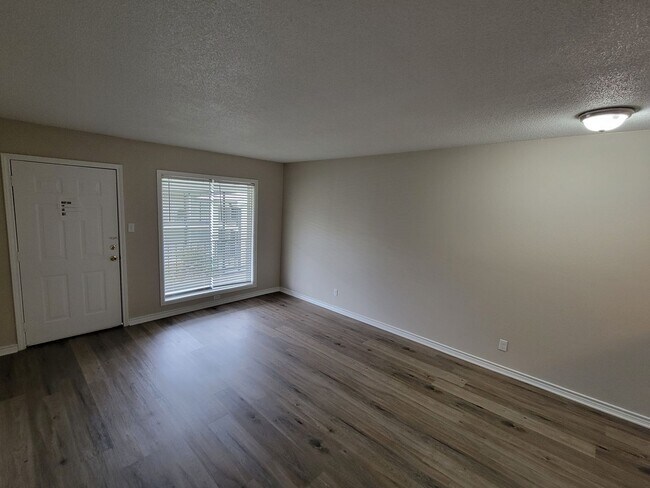 Photo - Newly Renovated 2B/1B Apartment Available in Lake Charles