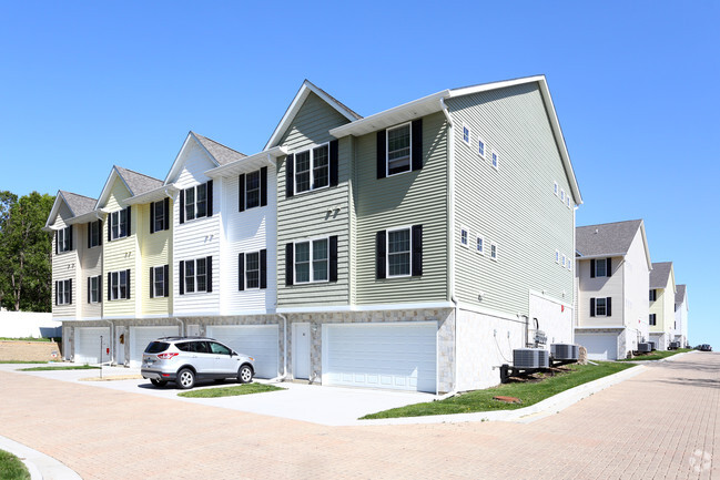 Building Photo - City Center Townhomes