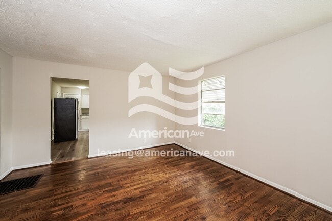 Photo - 2917 20th St N