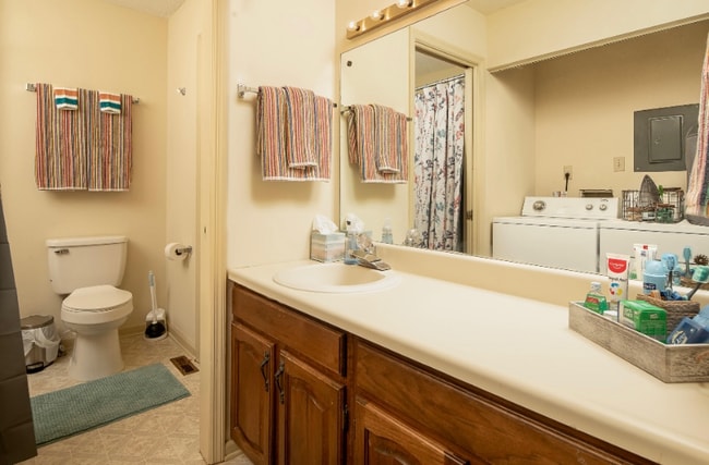Photo - 103 Arcadia Ln