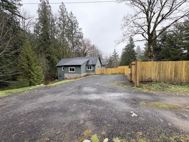 Photo - 1070 E McReavy Rd