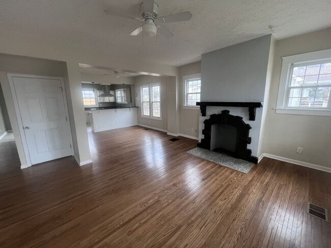 Photo - 1100 N 6th St