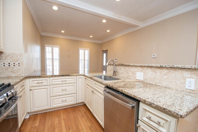 Photo - 116 Sagamore Ln