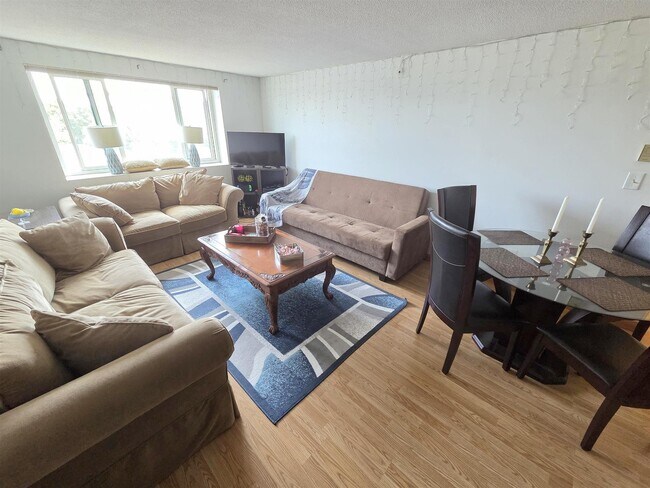 Photo - 94 Beacon St Unidad 67 Rental