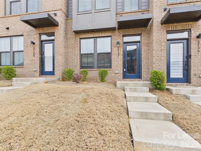 3131 Coquina Ln