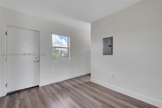 Photo - 1710 NW 1st Ave Unit 15