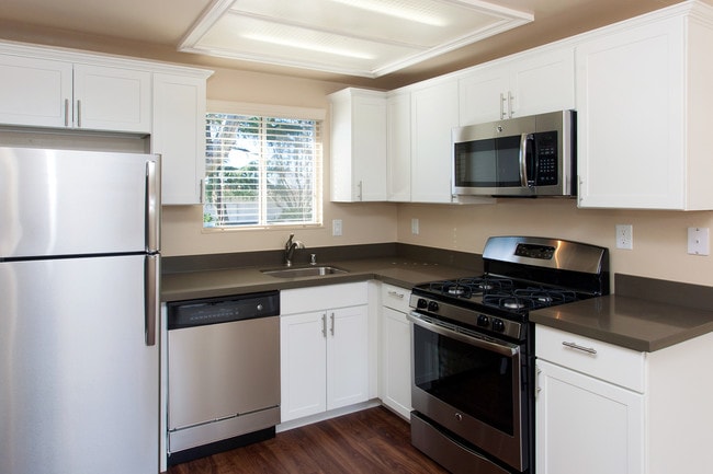 Countrywood Apartments