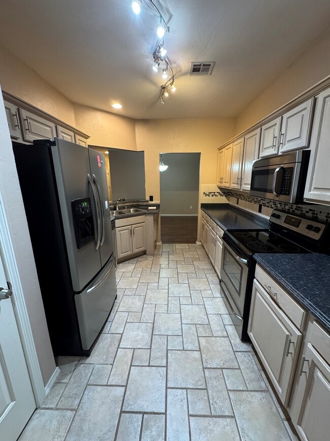 Photo - 4501 N Youngs Blvd