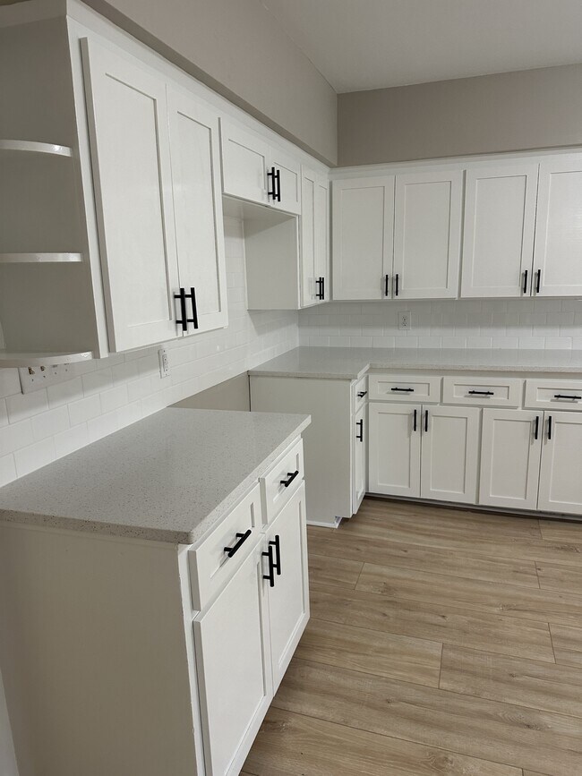 Photo - 511 Pinehill Rd