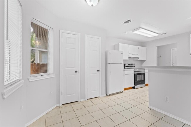 Photo - 840 Sagewood Trail