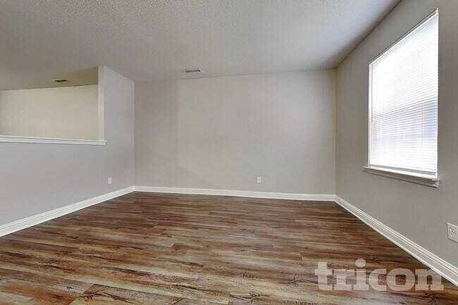 Photo - 1840 Blackmore Dr