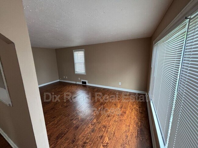 Photo - 1145 Chase Ave