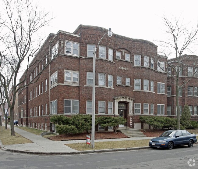 Primary Photo - 2544 N Prospect Ave Apartments