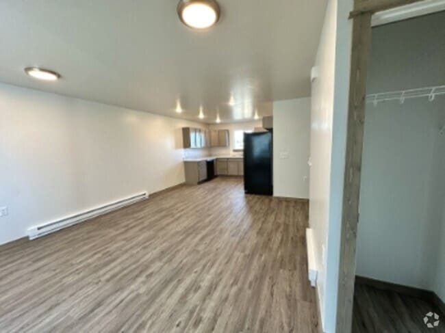 Building Photo - 3185 Queen Anns St Rental