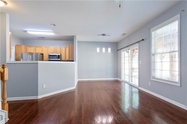 Photo - 1126 Treymont Ln SW