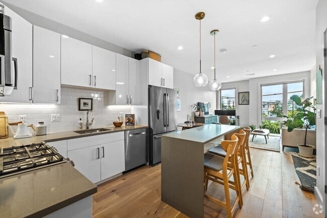 Building Photo - 420 W Broadway Unit 202 Rental