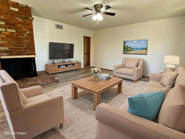 Spacious 3 bed, 1.5 bath Front House in Az... - Spacious 3 bed, 1.5 bath Front House in Az...
