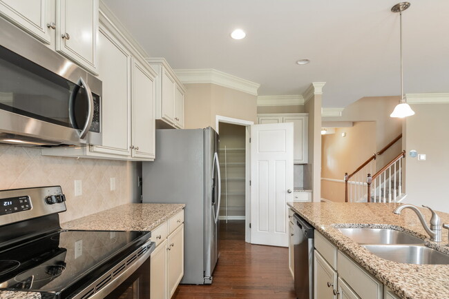 Photo - 22 Stonemoor Cir