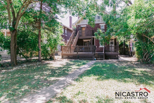 Photo - 182 E Lane Ave