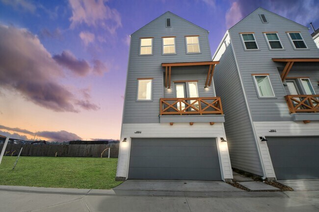 Photo - 3905 B Pinemont Dr