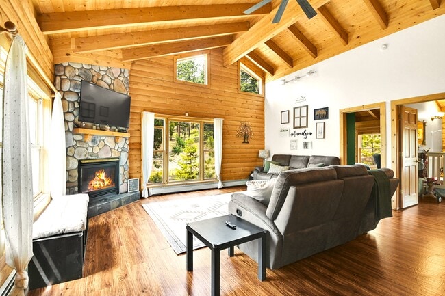 Photo - 28609 Mountain View Rd