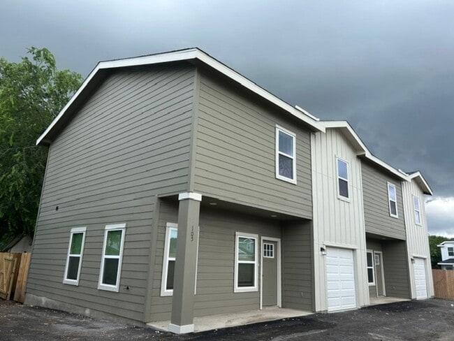 Building Photo - 9007 Glen Mont Dr Unit 9007 Glen Mont 105
