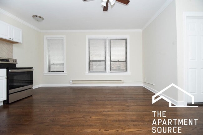 Photo - 3849 N Greenview Ave