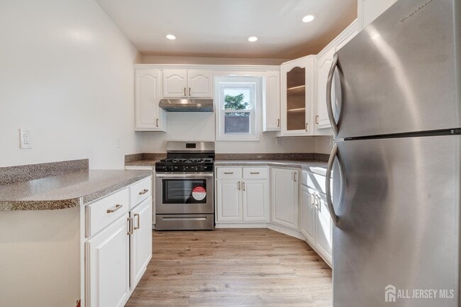 Building Photo - 360 Alpine St Rental