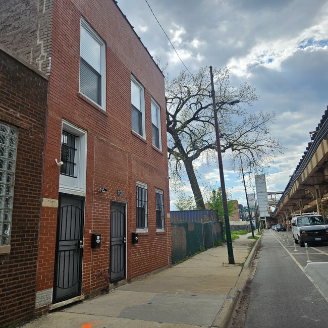 Photo - 2715 W Lake St Apartment Unit 1