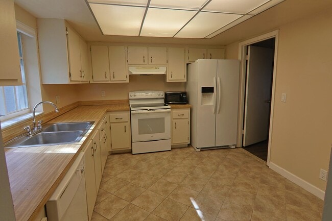 Photo - 3470 SW 4th St